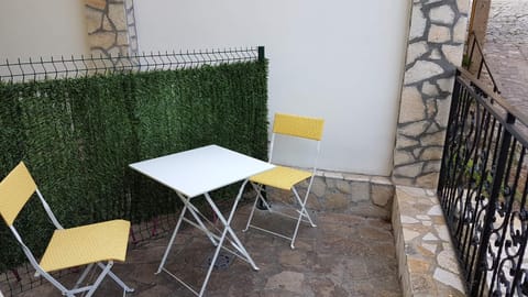 Patio, Balcony/Terrace, Seating area