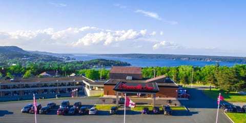 Facade/entrance, Day, Property logo or sign, Property logo or sign, Natural landscape, Bird's eye view, Summer, Decorative detail, On site, Sea view, group of guests, group of guests