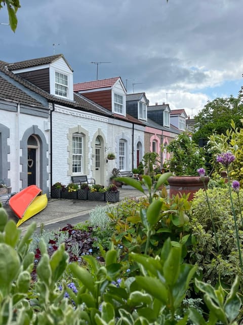 Boutique Fisherman’s Cottage House in Whitley Bay