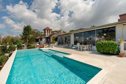 Property building, Swimming pool, Swimming pool