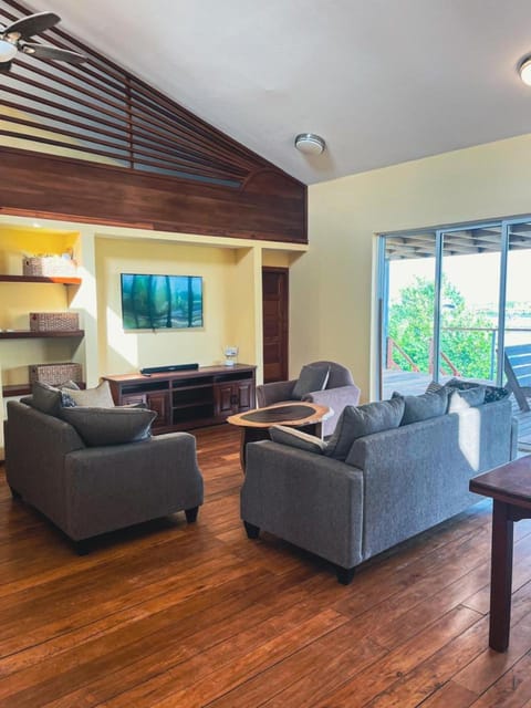 Placencia Villas Hotel in Placencia