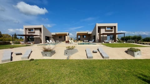 Property building, Garden view, Swimming pool