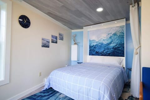 Loza house coastal design unit with lake & mountain views Apartment in Lake Champlain