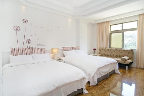 Restaurant/places to eat, Bed, Photo of the whole room, Bedroom