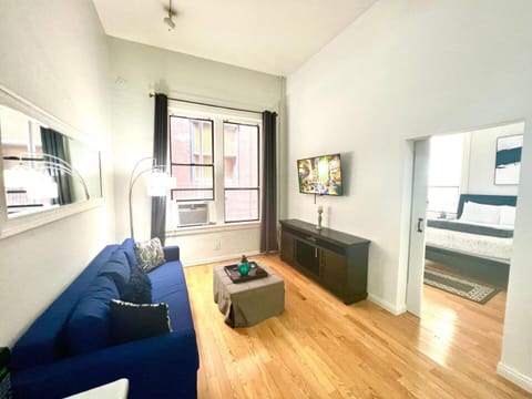 2BR Free Parking Walk to Convention Center Hotel in Gaslamp Quarter