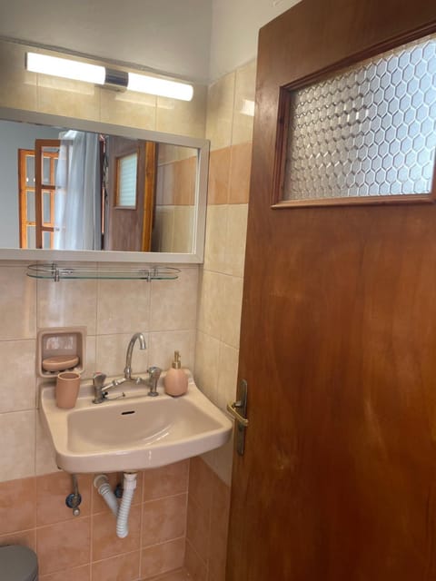 The Beehive 2 Apartment in İzmir Province