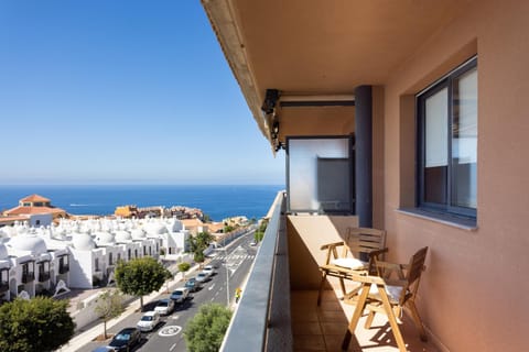Neighbourhood, Natural landscape, View (from property/room), Balcony/Terrace, Seating area, City view, Sea view