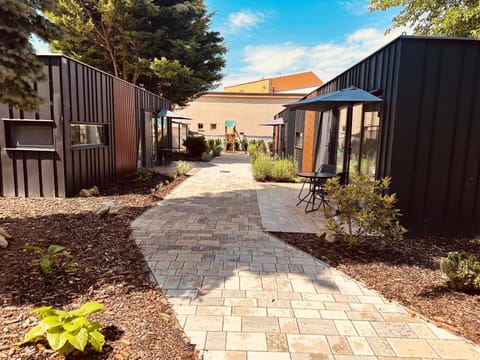 Neighbourhood, Garden, Garden view