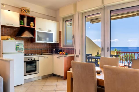 Dining area, Sea view, pet friendly, stove