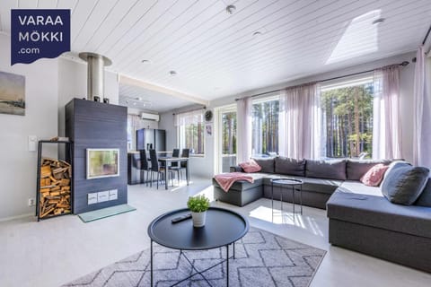 Living room, Seating area, Dining area, flat iron