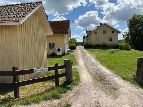 Property building, Street view