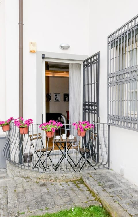 Patio, Day, View (from property/room), Balcony/Terrace, Dining area