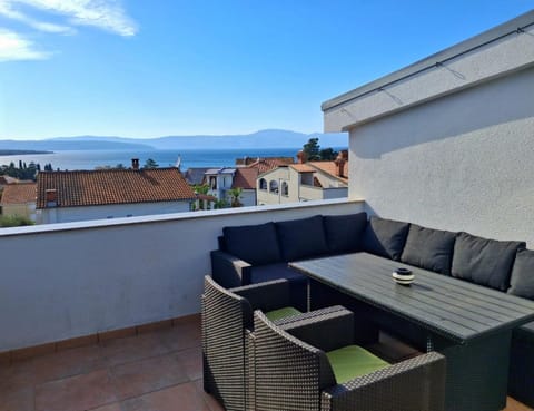 Day, View (from property/room), Balcony/Terrace, Seating area, Sea view