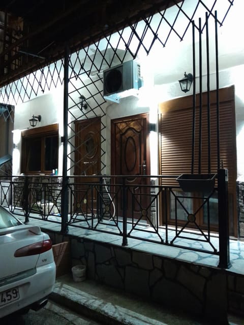 Parking, Internal: Not applicable to any particular room