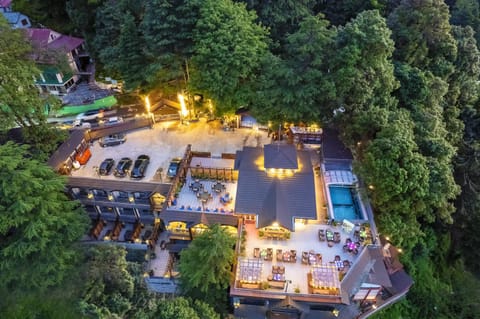 Property building, Pool view, Swimming pool