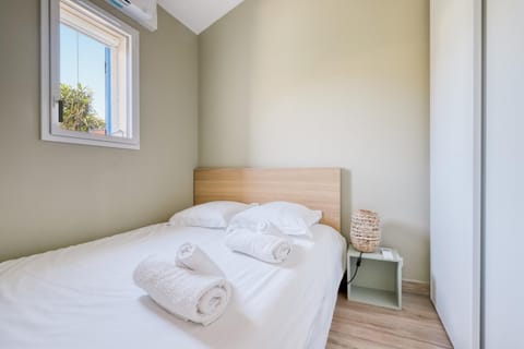 Mazet NEUF - Résidence Tahiti Park piscine Apartment in Le Lavandou