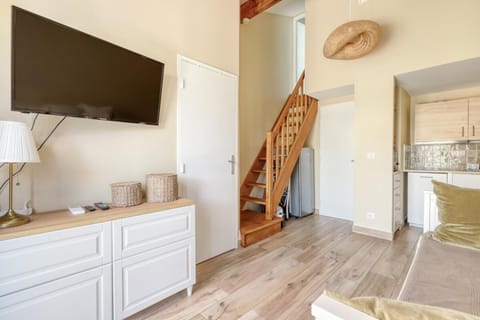 Mazet NEUF - Résidence Tahiti Park piscine Apartment in Le Lavandou