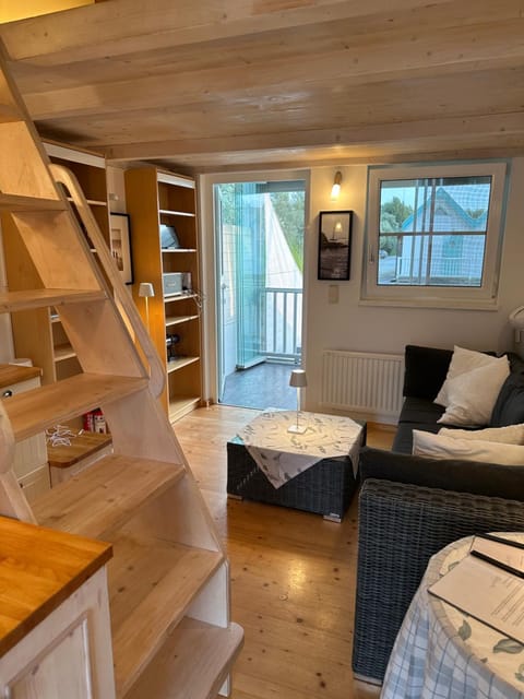 Living room, Photo of the whole room, Seating area