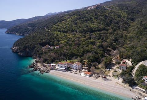 Property building, Day, Bird's eye view, Beach, Sea view, Parking
