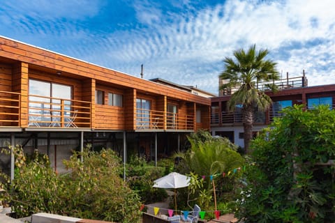 Property building, Patio, Garden, Balcony/Terrace