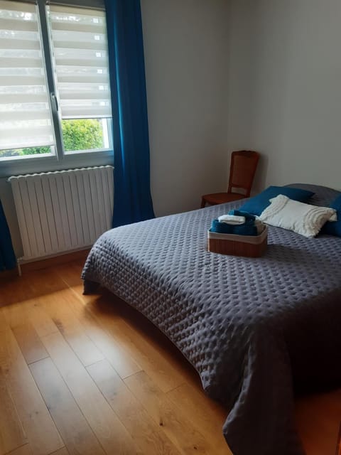 Photo of the whole room, Bedroom, internet, Internal: Not applicable to any particular room