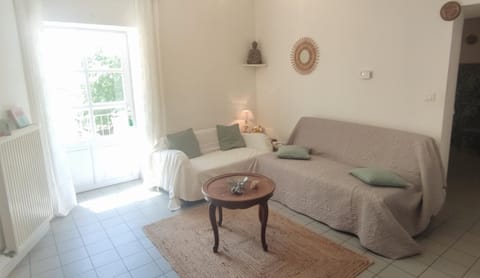 Living room, Garden view
