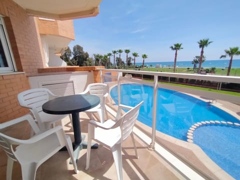 Balcony/Terrace, Pool view, Sea view