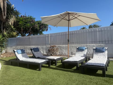 Garden, sunbed