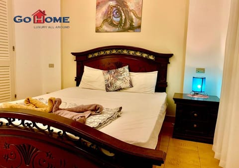 Bed, Bathroom, Photo of the whole room, Bedroom, towels