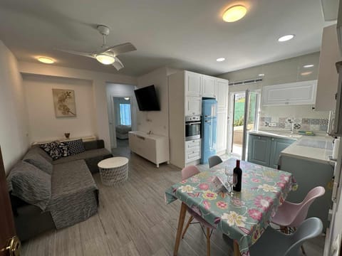 Communal lounge/ TV room, TV and multimedia, Kitchen or kitchenette