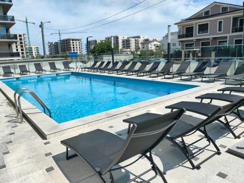 Day, Swimming pool, Swimming pool, sunbed