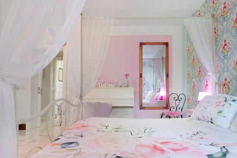 Living room, Bedroom
