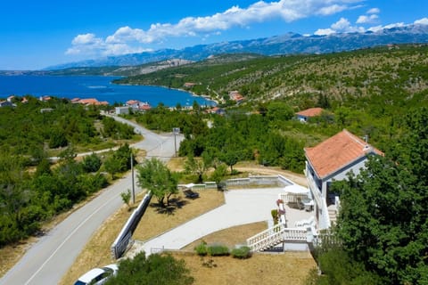 Property building, Facade/entrance, Off site