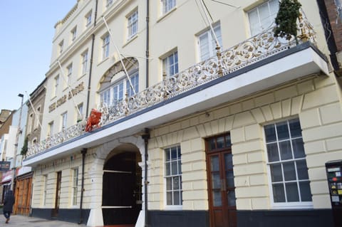 Property building, Facade/entrance, Day