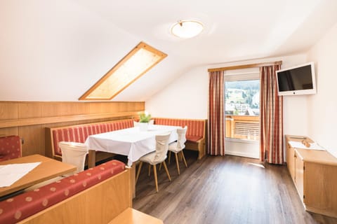 Apartments Chalet Zirm Apartment in Sëlva