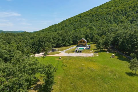 Nearby landmark, Neighbourhood, Bird's eye view