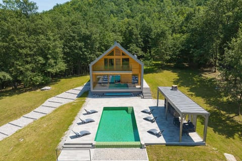 Property building, Natural landscape, Garden