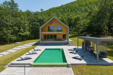 Property building, Facade/entrance, Off site