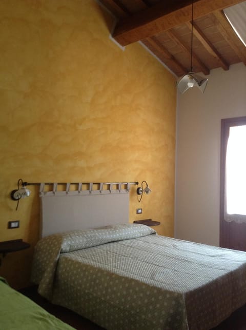 Agriturismo Isolotto Farm Stay in Tuscany