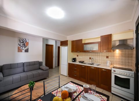 Kitchen or kitchenette, Living room, Seating area, oven