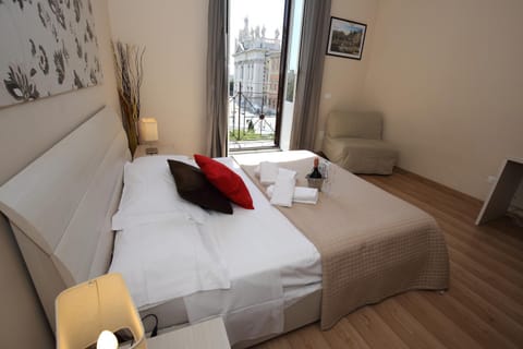 Bed, Photo of the whole room, Bedroom, City view, Landmark view, Family