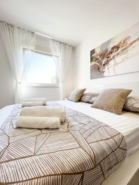 Holiday Star Apartment Apartment in Okrug Gornji