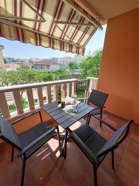 Holiday Star Apartment Apartment in Okrug Gornji