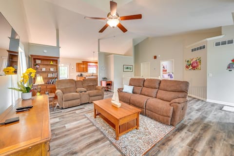 Home with Private Pool - 15 miles to Ark Encounter! House in Ohio