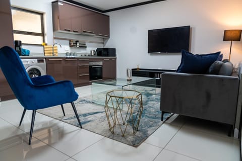 TV and multimedia, Kitchen or kitchenette, Living room, stove