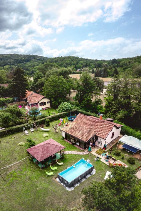 Bird's eye view, Mountain view, Pool view, Swimming pool