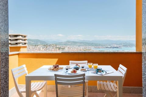 Piccapiana Sea View Attic Flat Apartment in La Spezia