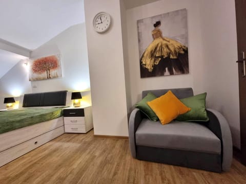 Bed, Seating area, Bedroom