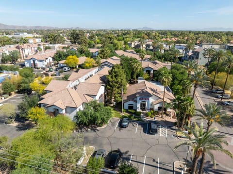 Chandler 1bd King Deluxe Apartment in Chandler