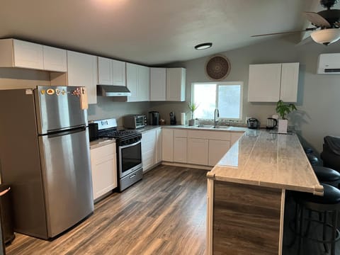 Kitchen or kitchenette, Dining area, oven, pet friendly, stove, toaster